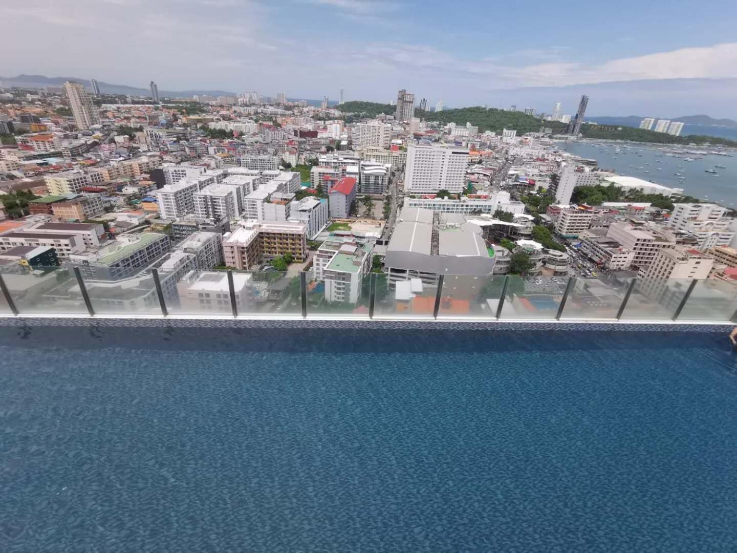 The Base Central Pattaya By Adam Eksteriør billede