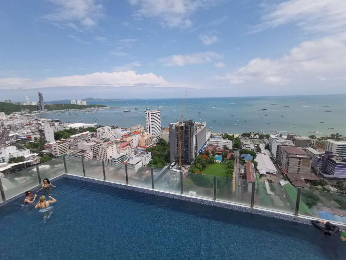 The Base Central Pattaya By Adam Eksteriør billede